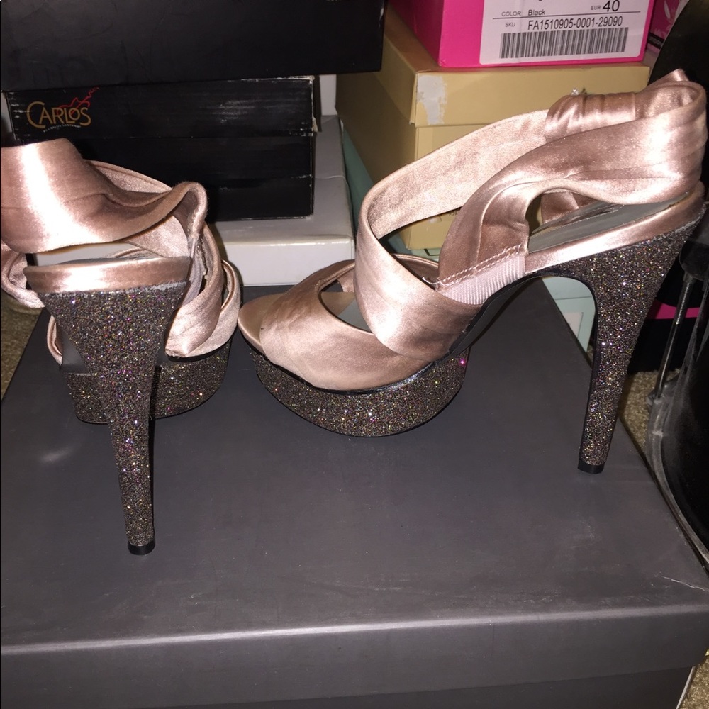 Heels - Picture 2 of 7